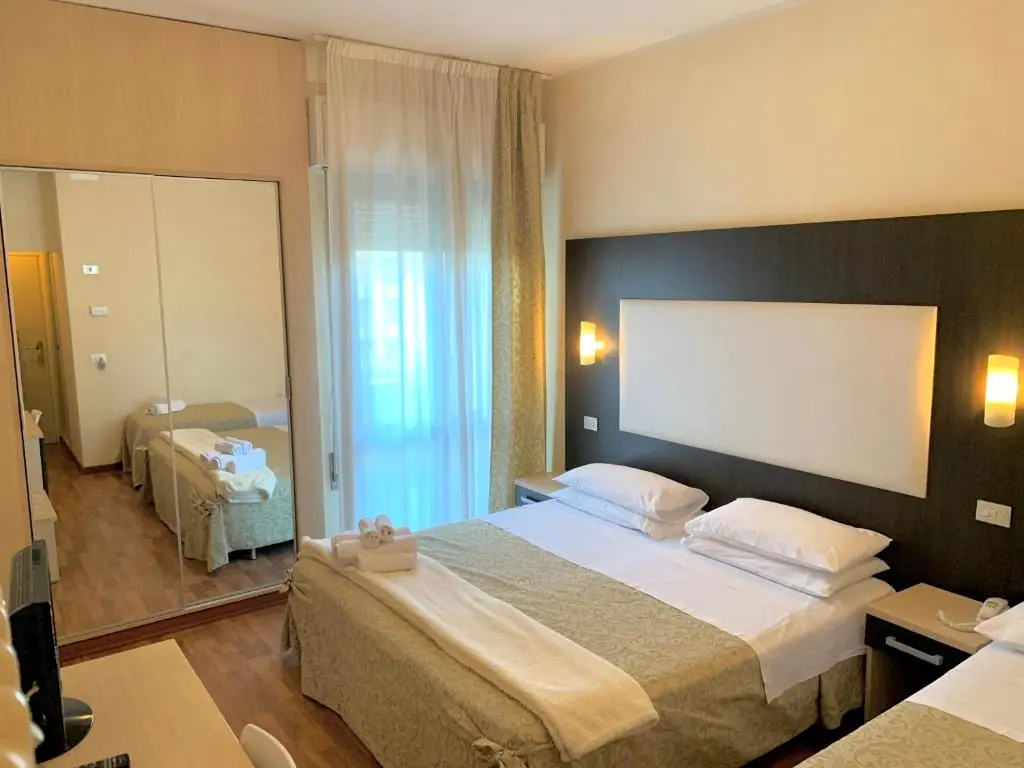 Standard Triple room with balcony