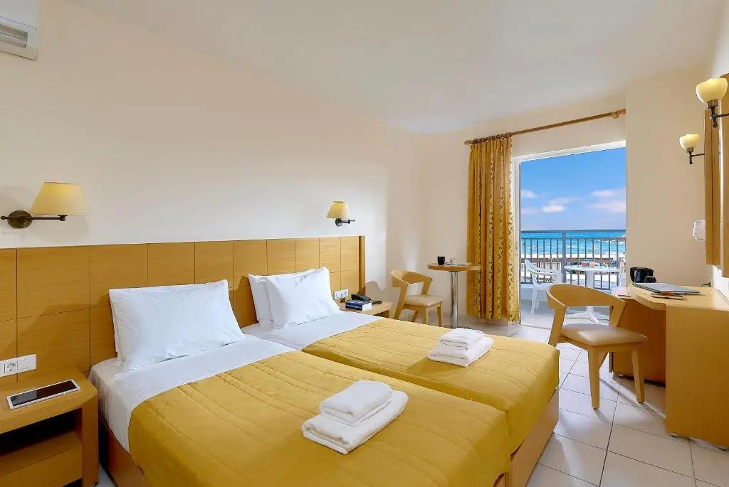 Standard room with sea view