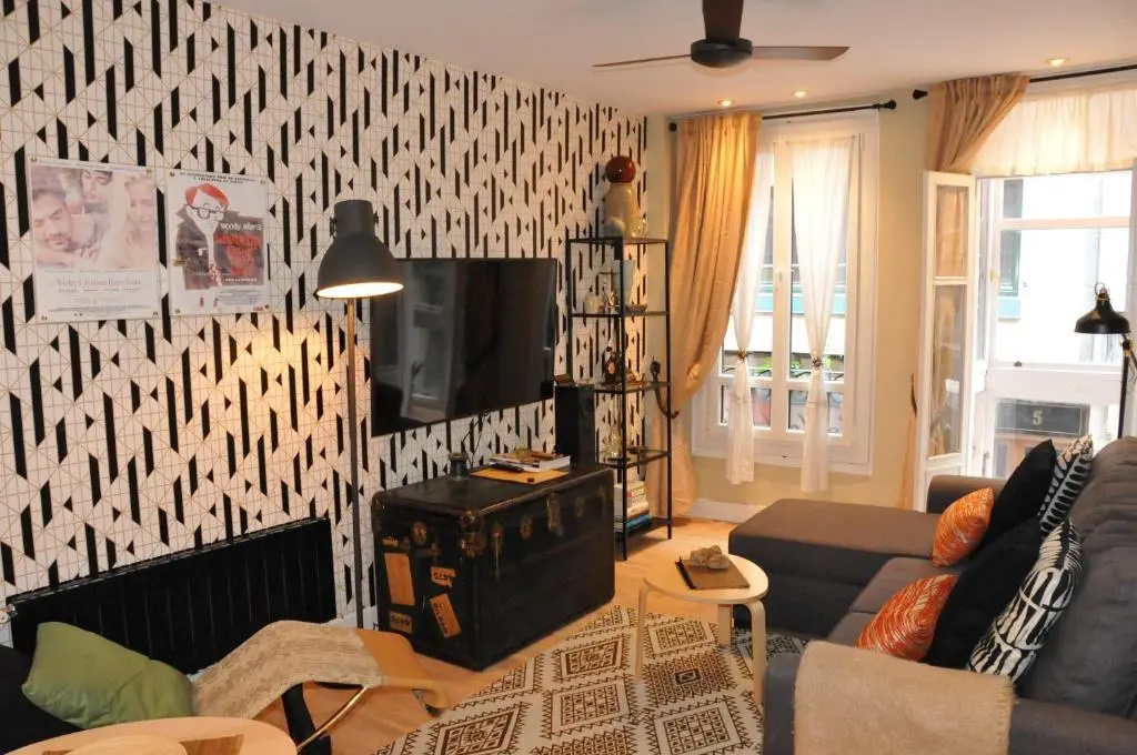 3 Bedrooms Apartment