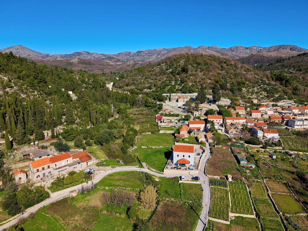 Hedera Estate, House Hedera III