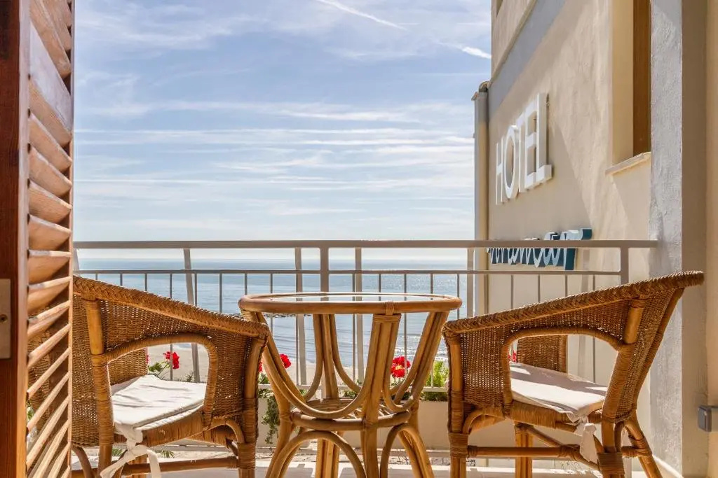 Balcony & Terrace