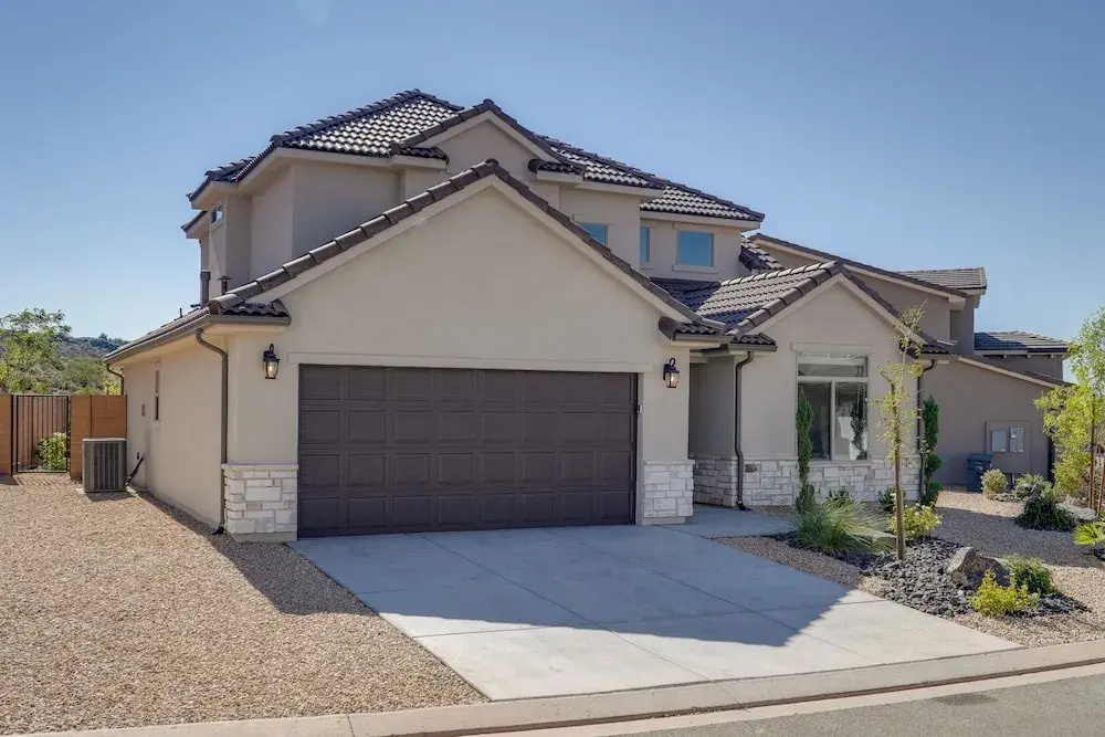 Hike & Golf: Washington Home w/ Hot Tub Access