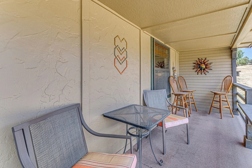 < 2 Mi to Grindstone Lake & Trails! Mtn-view Condo