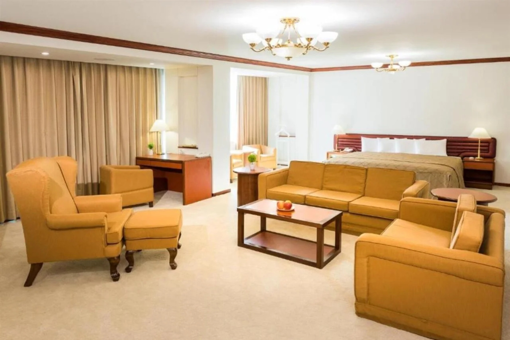 Отель Hotel Tainan в Тайнань