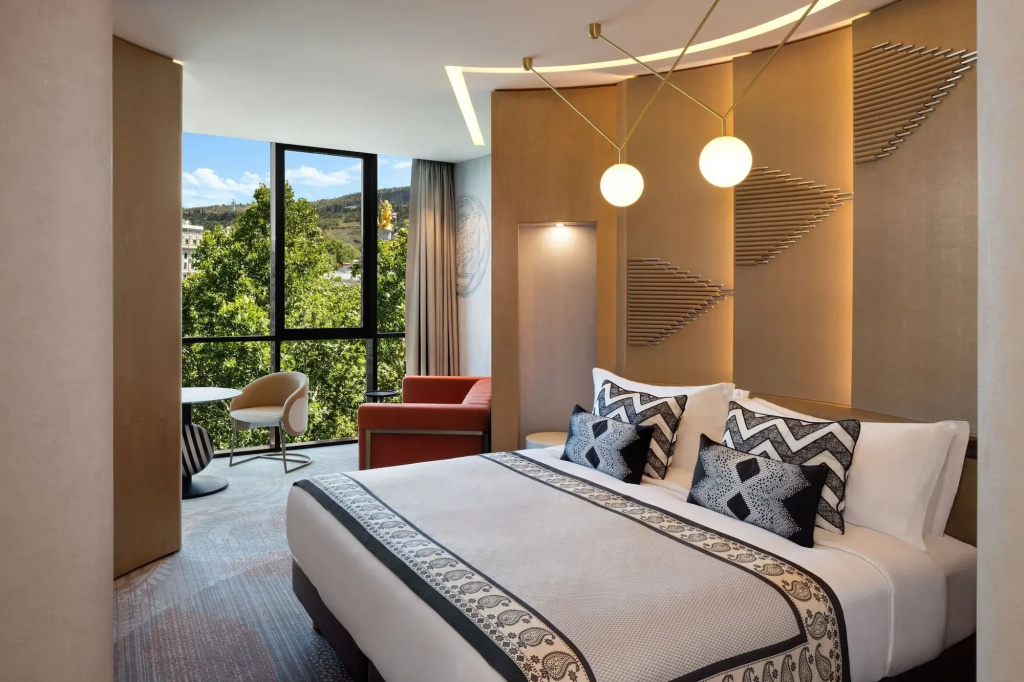 Paragraph Freedom Square, A Luxury Collection Hotel, Tbilisi — фото