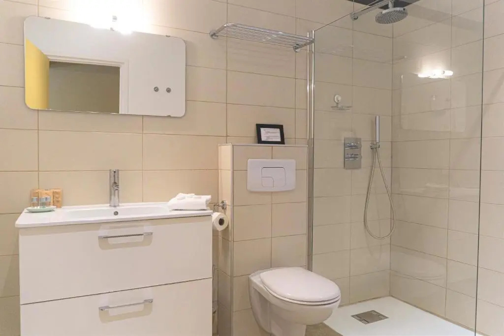 Standard Triple Basement room
