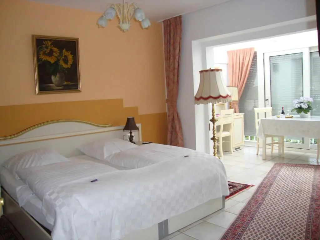 Standard Double room (full double bed)