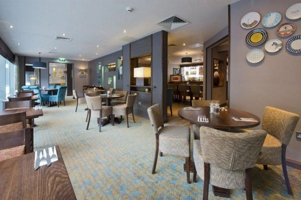 Food & Beverage