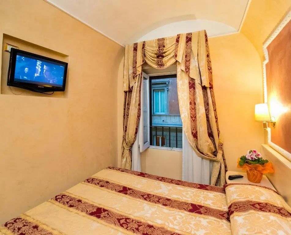 Standard Double room (full double bed)