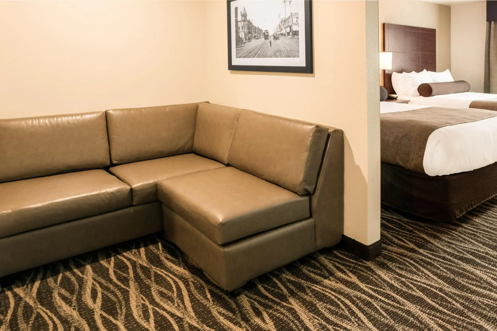 Quadruple Suite