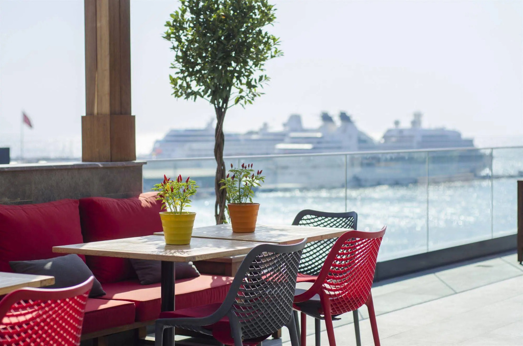 Balcony & Terrace