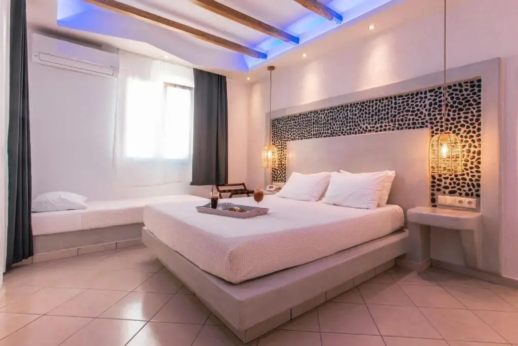 Deluxe Triple room