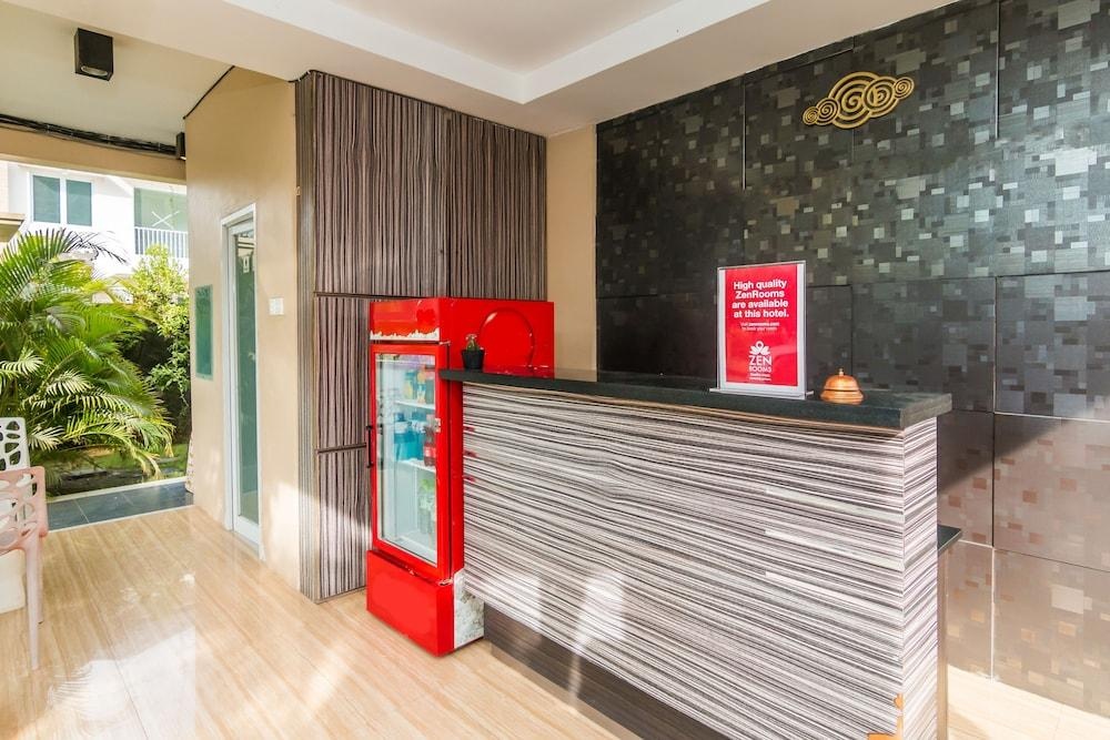 Lobby & Reception