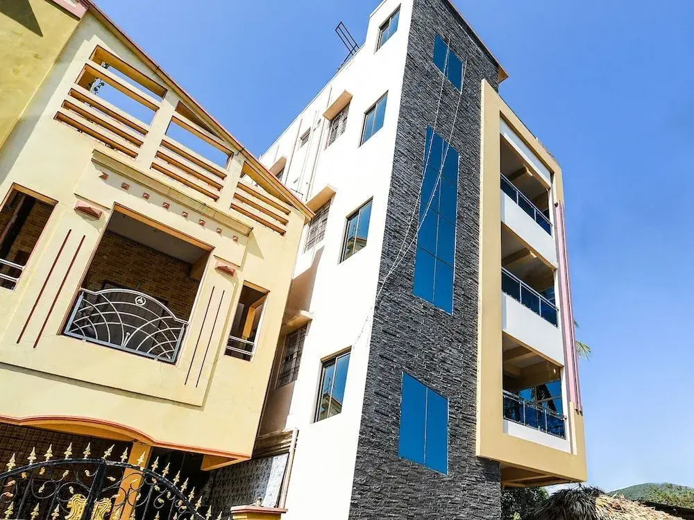 Royal Residential Lodge by OYO Rooms
