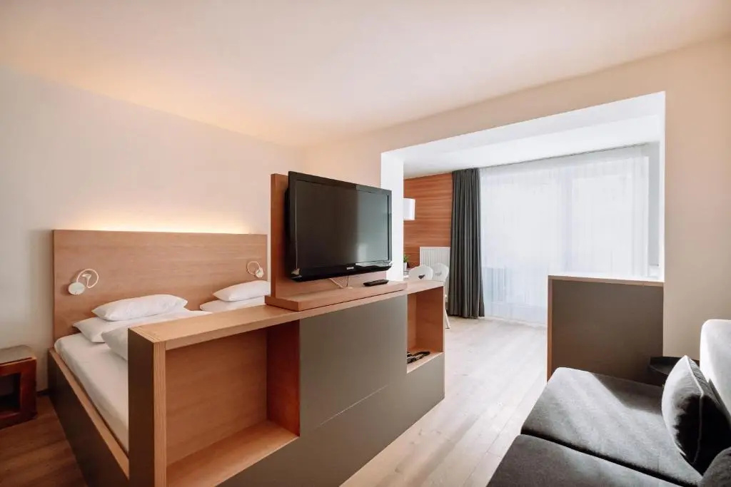 2 Bedrooms Apartment