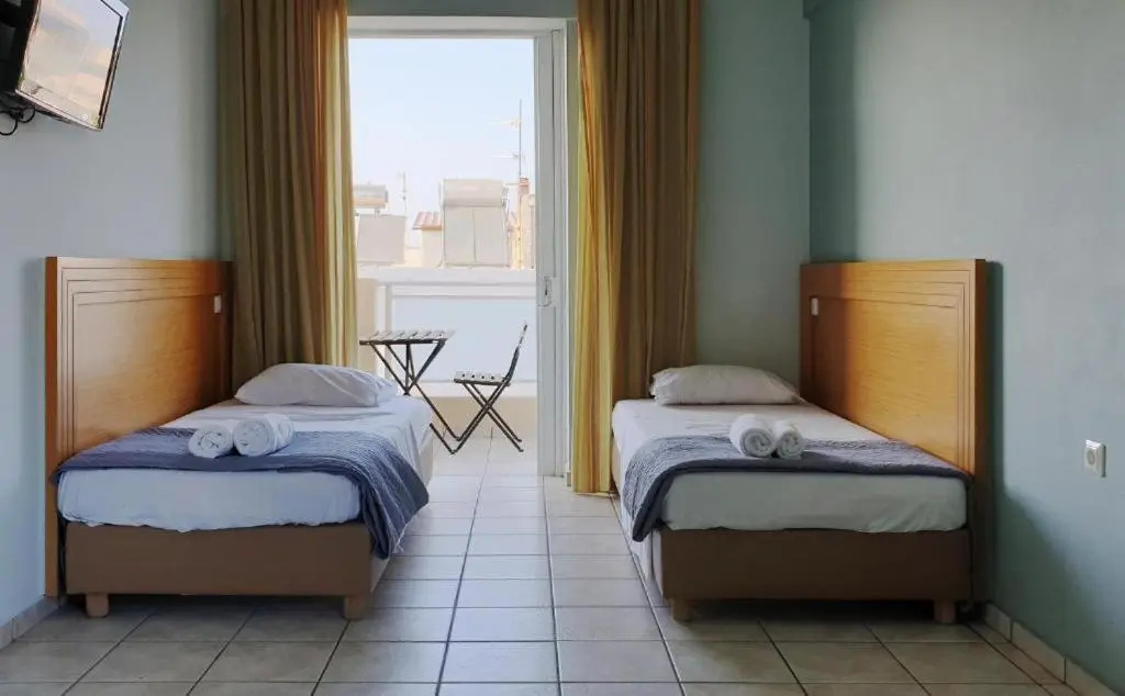 Standard Quadruple room with garden view