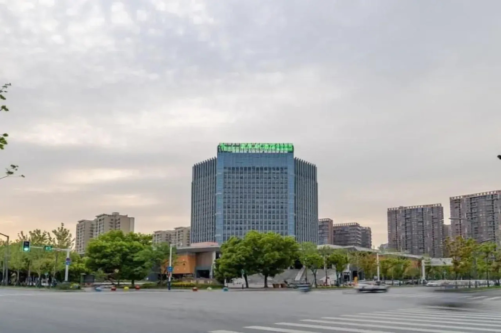 Vatica Hefei University of Technology North Gate