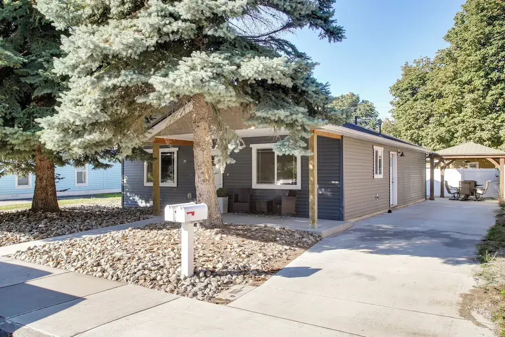 1 Mi to Dtwn Cda: Pet-friendly Home w/ Patio!