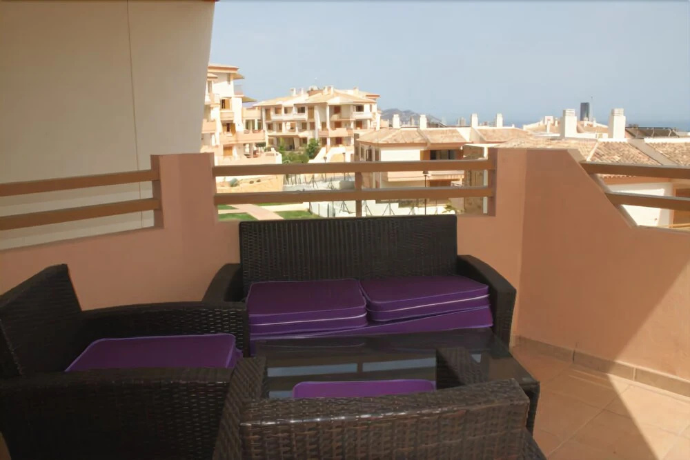 Cerezos Apartment