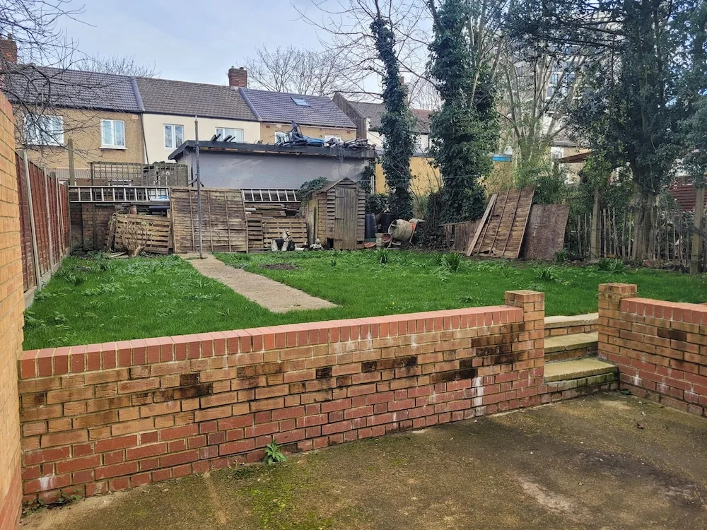 Lovely 2-bed Fully Refurbished House in London