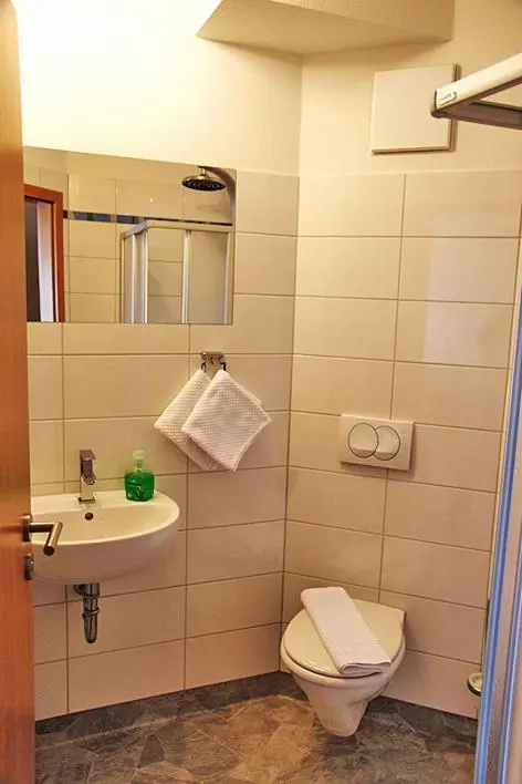 Hotel Zur Brücke - Chambres
