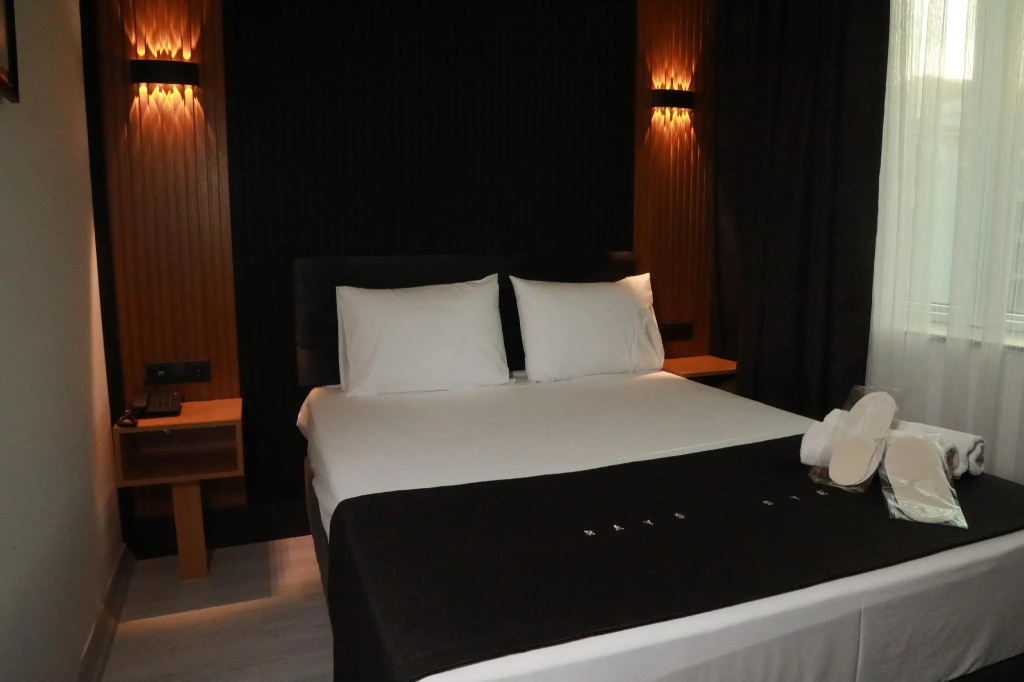 Rays Hotel — 3