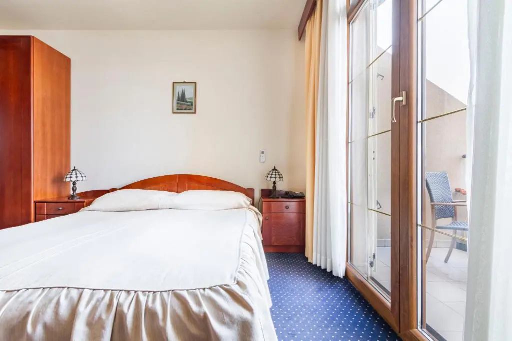 Comfort room