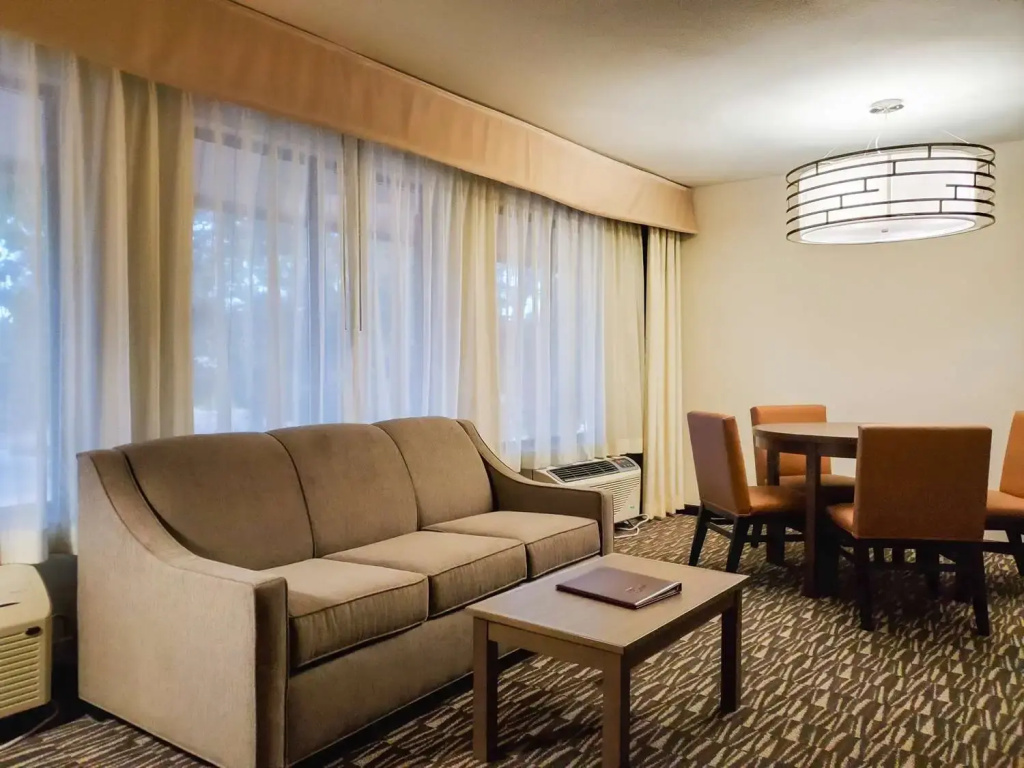 Best Western Plus Plaza Hotel - Général
