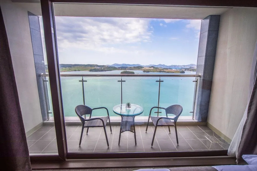 Balcony & Terrace