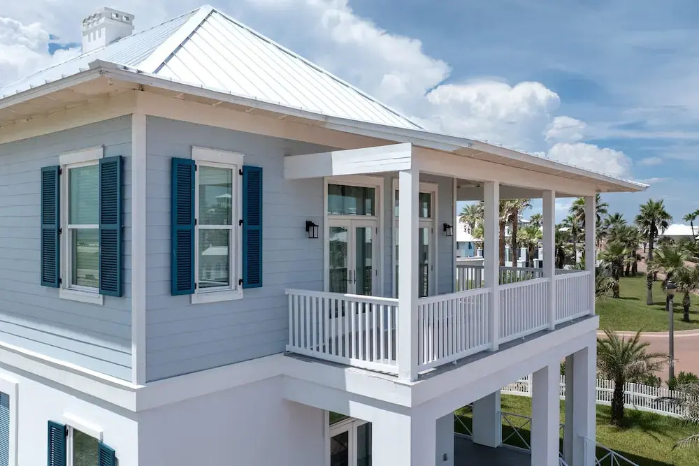 Seaside Rendezvous - Private Home Across From Community Park 4 Bedroom Home by RedAwning