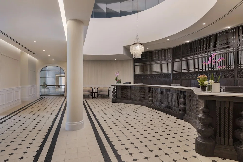 Lobby & Reception