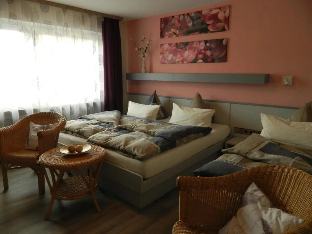 Standard Triple room