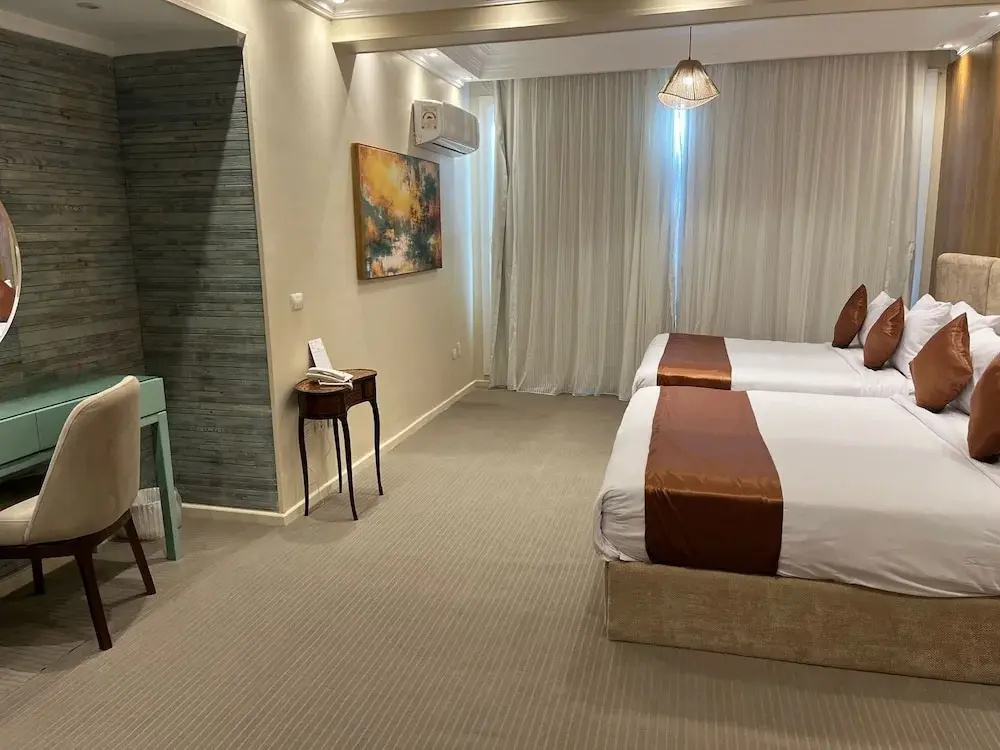Deluxe Suite