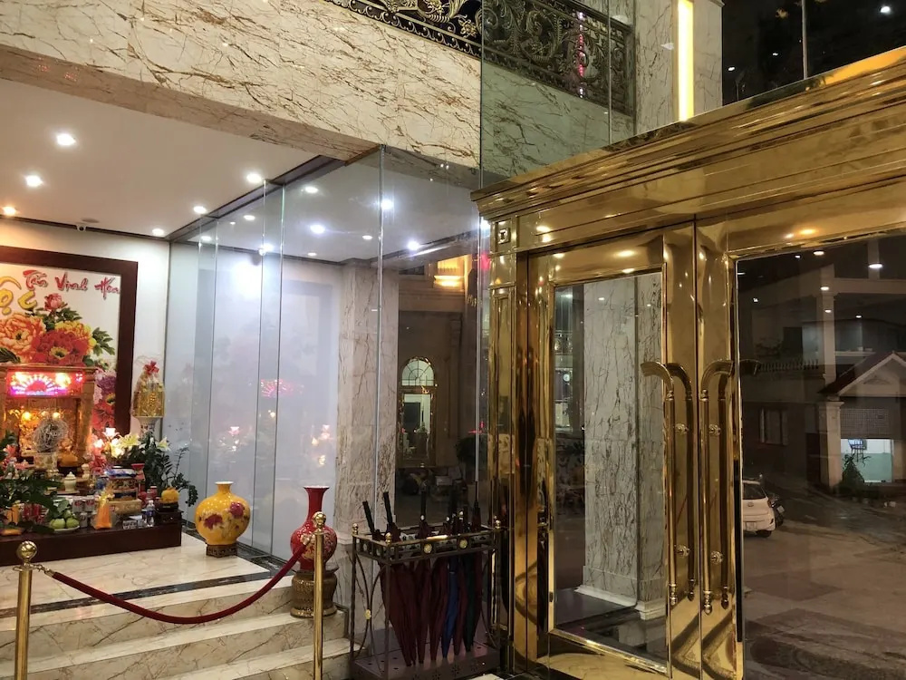 Lobby & Reception