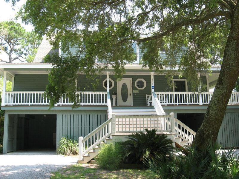 Spacious Two-story, 4 Bed, 4.5 Bath Home w/ Stunning Canal Views