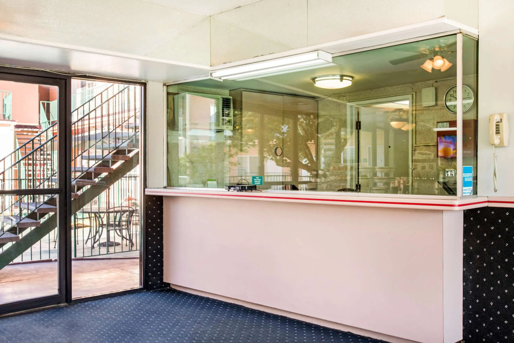 Отель Rodeway Inn near Melrose Ave в Лос-Анджелесе