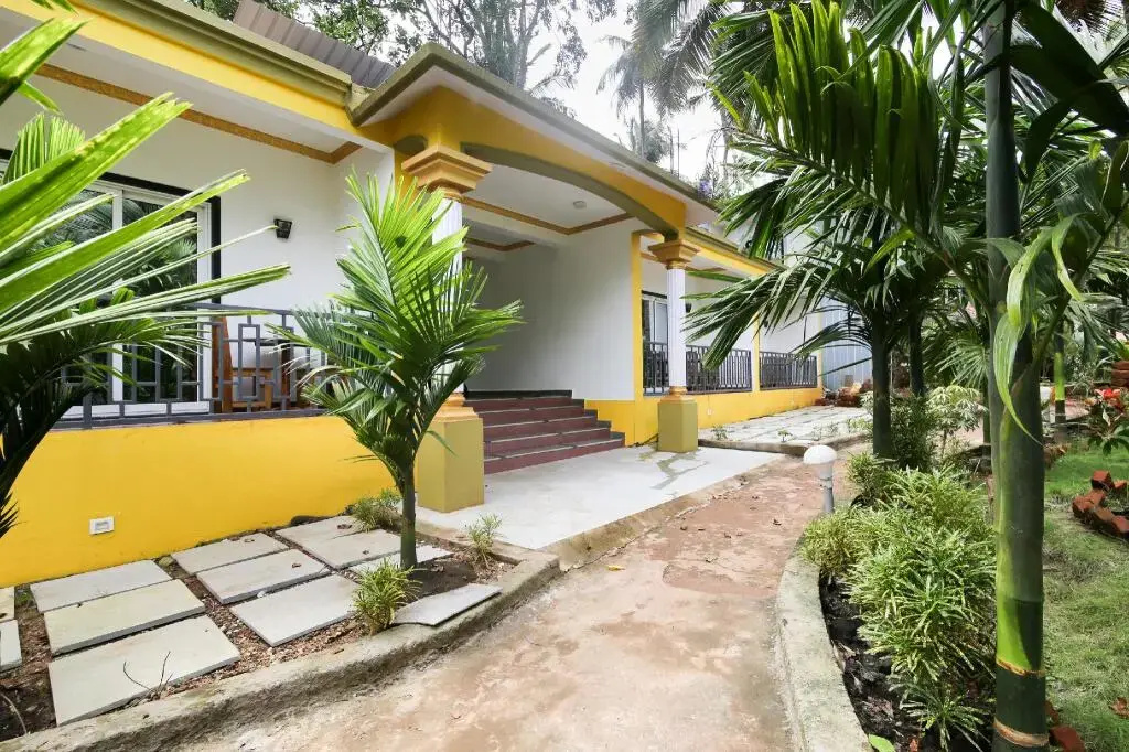 Hotel Lavish by OYO Rooms