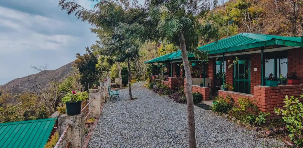 Room on the Roof - Viratkhai, Chakrata, by Himalayan Eco Lodges