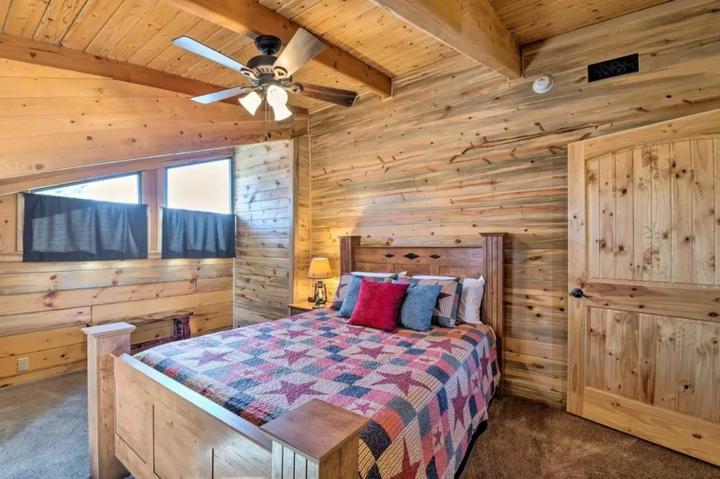 Pet-friendly Cloudcroft Cabin: Walk to Shop, Food - фото 16