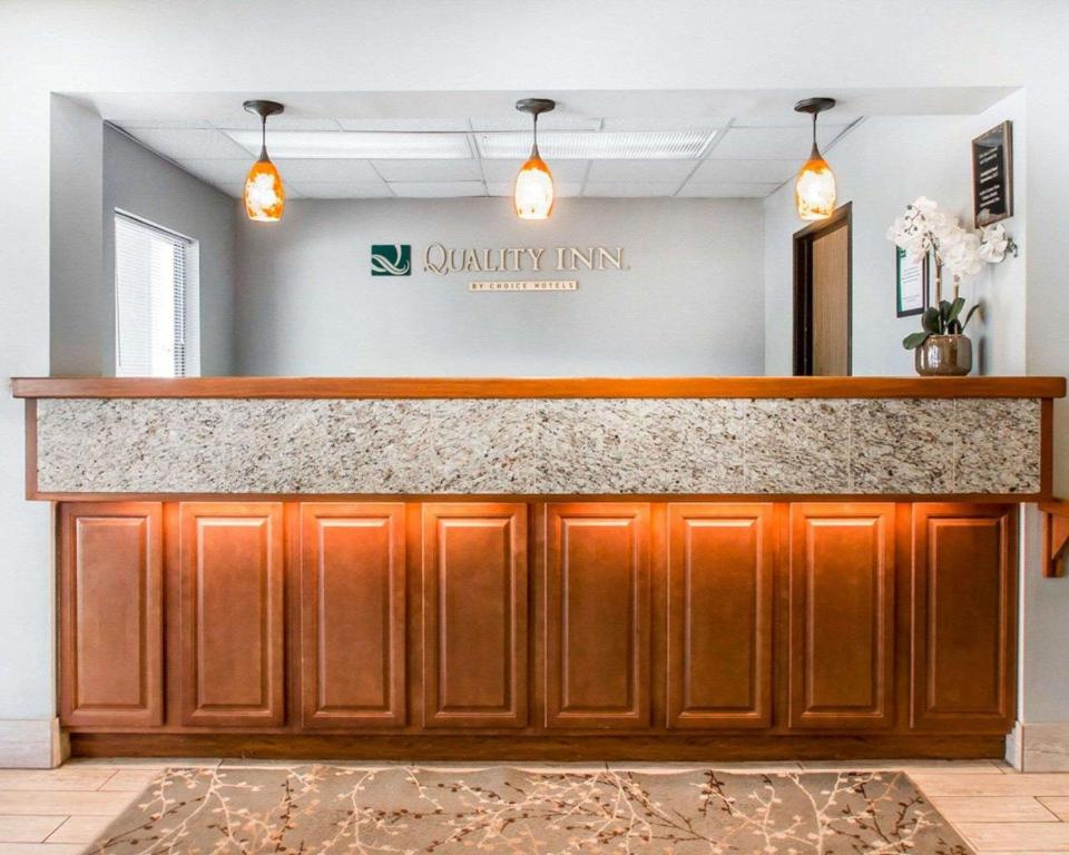 Lobby & Reception