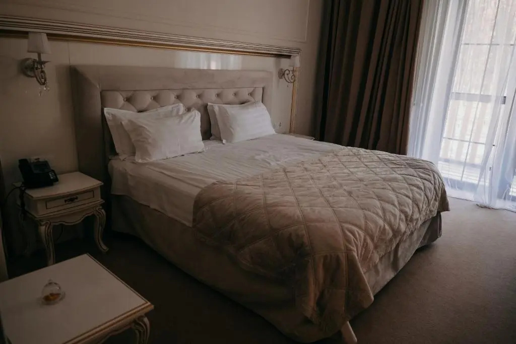 Standard Double room with balcony (full double bed)