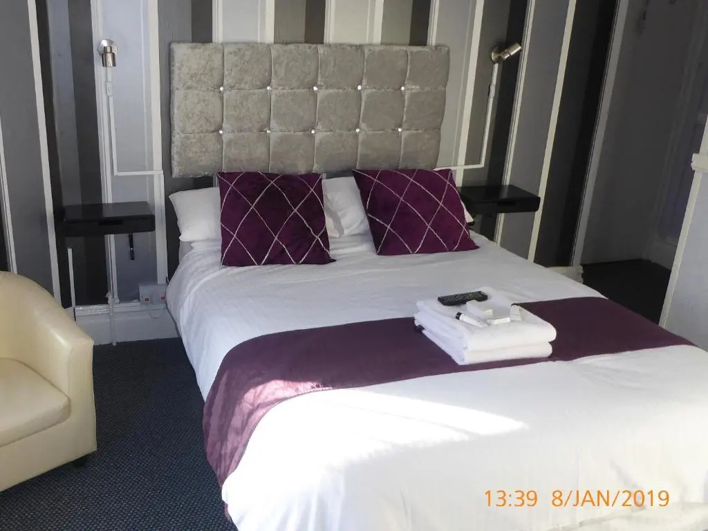 Economy Double room (twin beds)