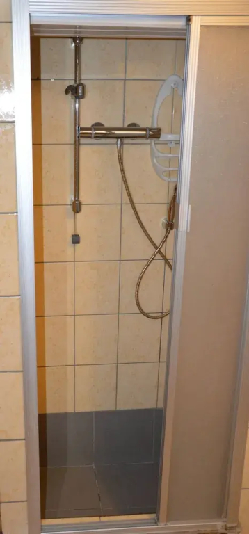 Charming Belgian Getaway in Oudsbergen - 3 Bedrooms & Garden - фото 8