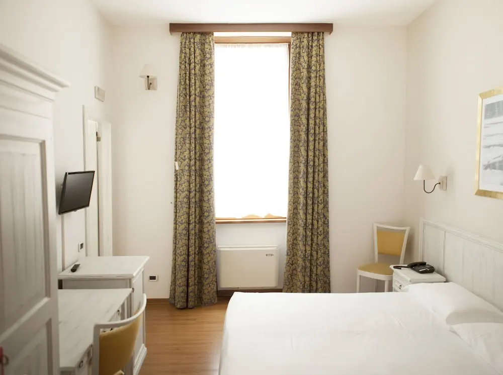 Standard Double room with land view (full double bed)