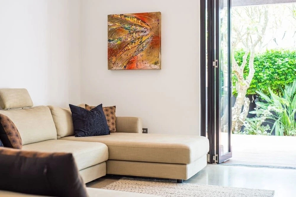 Spacious Home In New Farm For 6 W/ Parking 2
