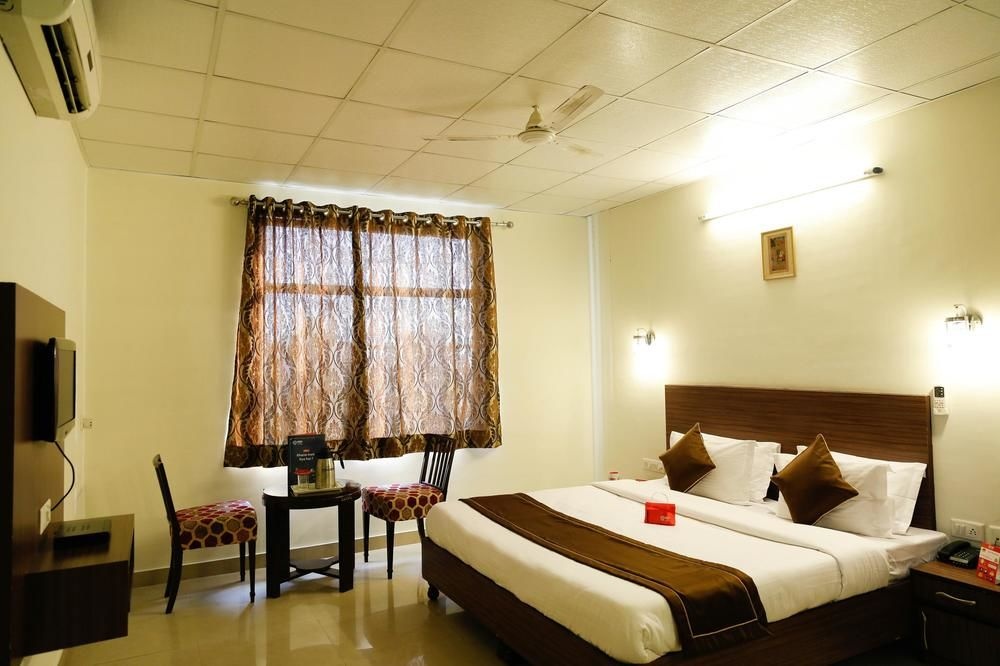 OYO 1992 Hotel Maan's Heritage — 4