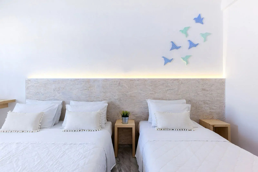 Standard Triple room with sea view