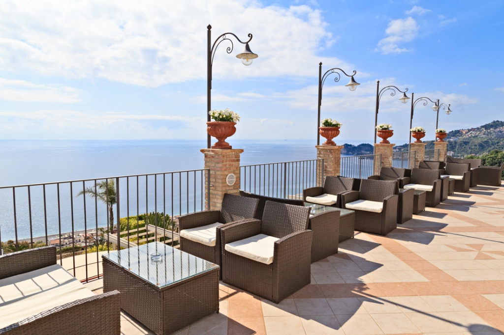 Balcony & Terrace