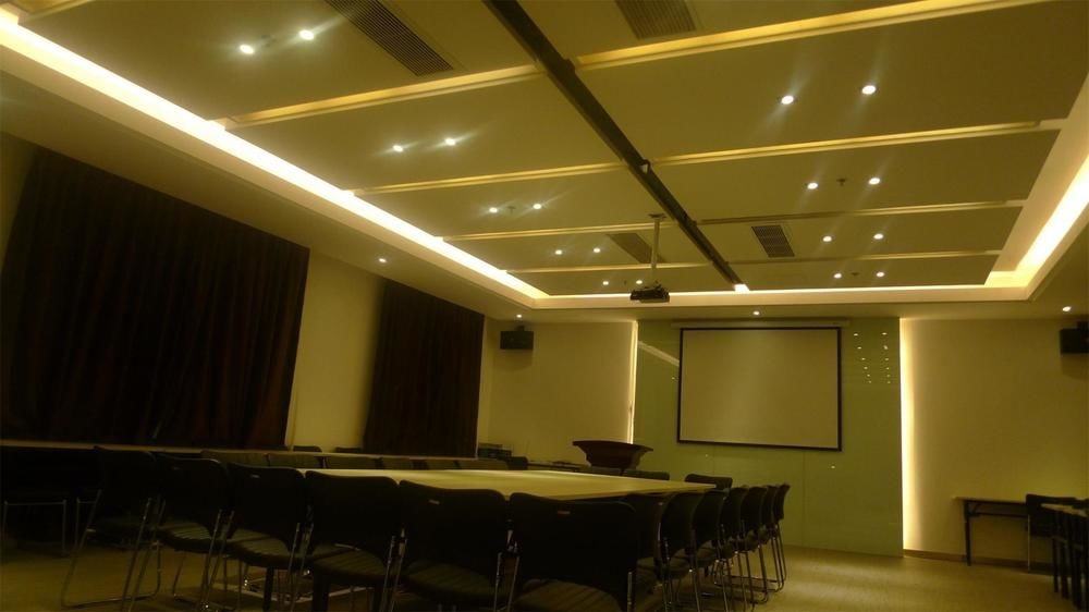 Motel 168 Fuyang Yingzhou Middle Road Branch