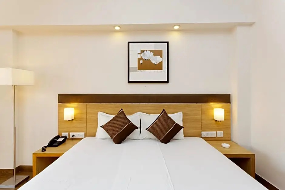 Deluxe Double room (full double bed)